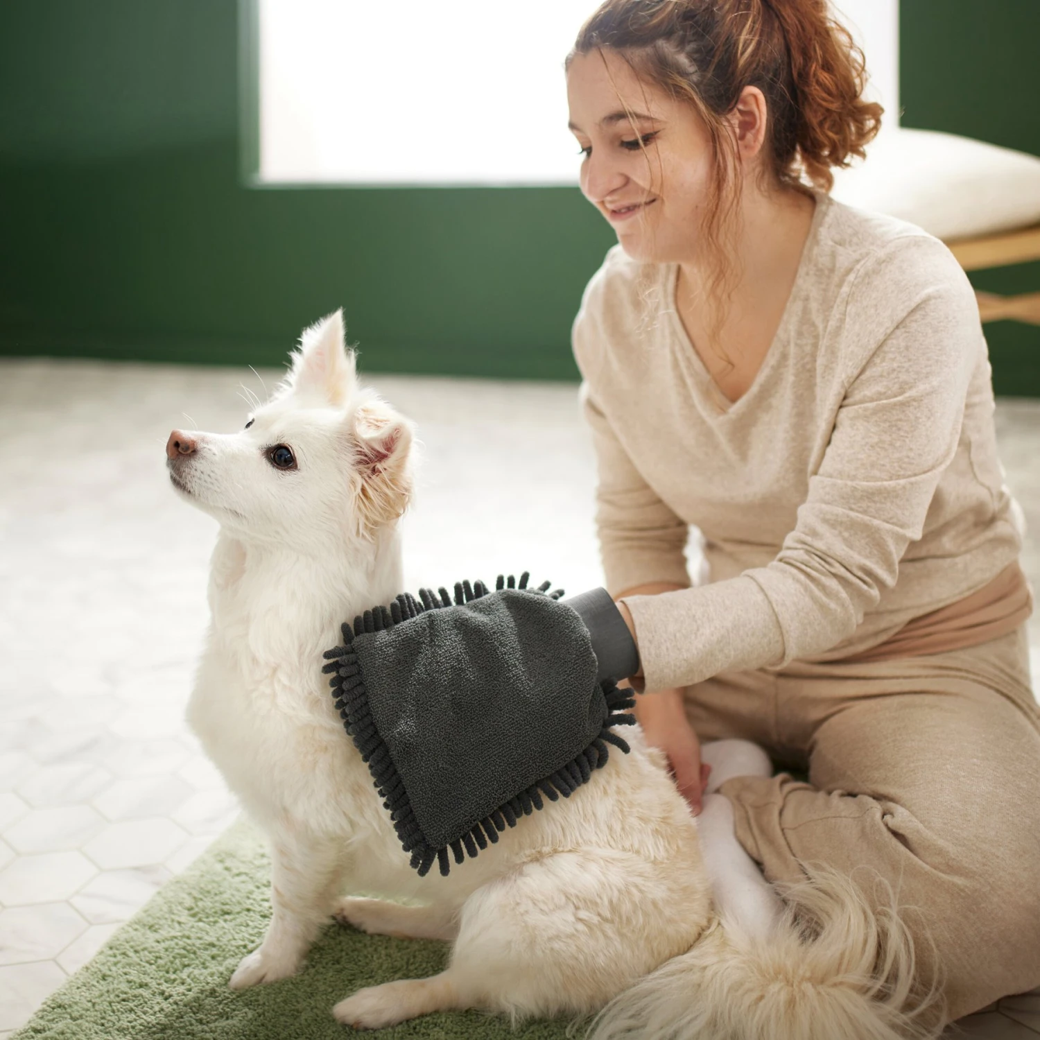 Frisco Microfiber Grooming Glove 7 Frisco Microfiber Grooming Glove - Image 5