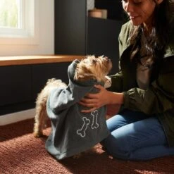 Frisco Embroidered Pawprint Microfiber Dog Bath Towel 11 Frisco Embroidered Pawprint Microfiber Dog Bath Towel -Frisco 269029 PT4. AC SS1800 V1624553208